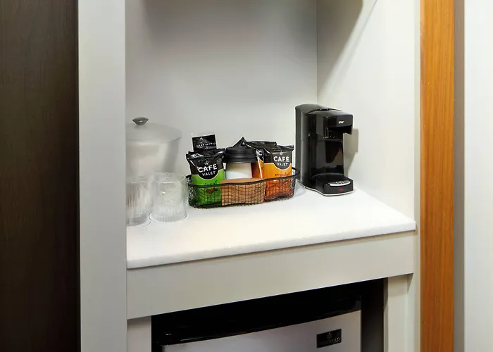 Springhill By Marriott Bakery Square 3*